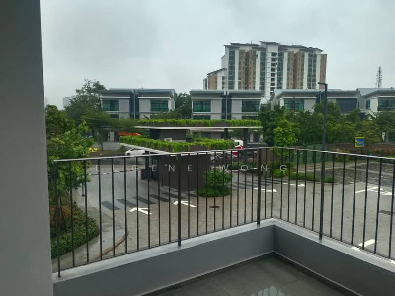 Rumah Teres 2.5 Tingkat untuk Dijual di Taman Bukit Serdang (Seri Kembangan) - Eugene Wong - Exterior - PropertyGuru.com.my