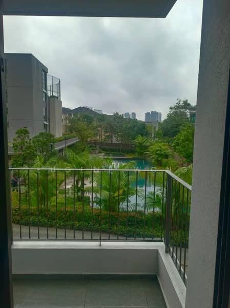 Rumah Teres 2.5 Tingkat untuk Dijual di Taman Bukit Serdang (Seri Kembangan) - Eugene Wong - Balcony - PropertyGuru.com.my