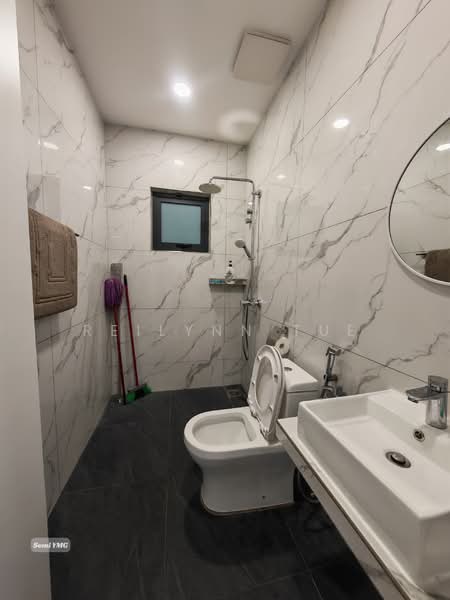 Semi-Detached House for Sale in Kapar (Selangor) - Reilynn Tue - Bathroom - PropertyGuru.com.my