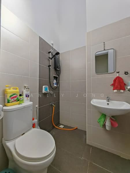 Terraced House for Rent in Skudai (Johor) - Janlly Jong - Bathroom - PropertyGuru.com.my