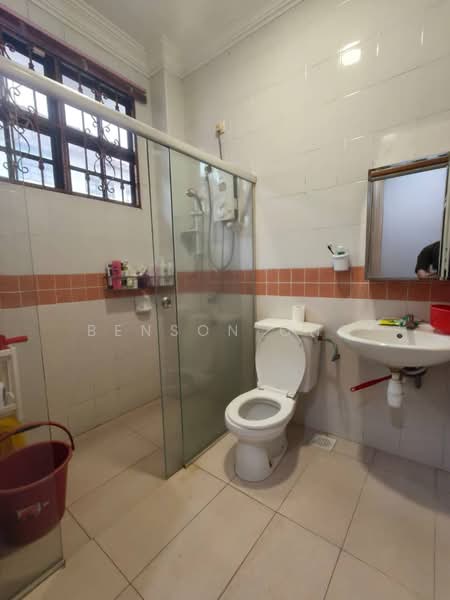 Semi-Detached House for Sale in Taman Pelangi Indah (Ulu Tiram) - Benson Ong - Bathroom - PropertyGuru.com.my