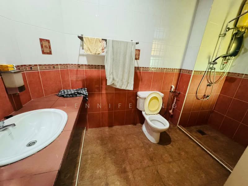 Rumah Teres 2 Tingkat untuk Dijual di Taman Impian Emas (Skudai) - Jennifer Ng - Bathroom - PropertyGuru.com.my