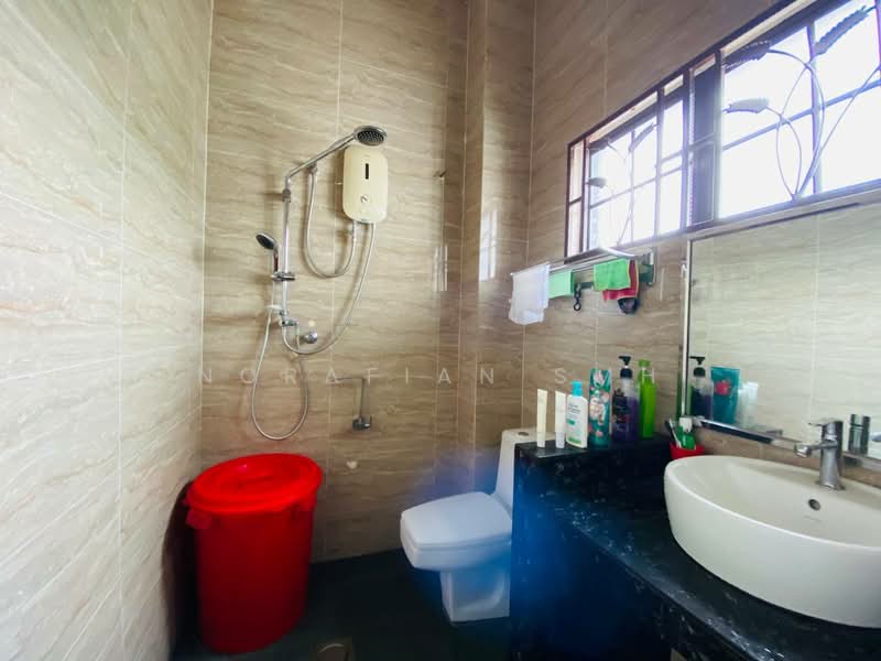 Bungalow for Sale in Gombak (Selangor) - Norafian SMH - Bathroom - PropertyGuru.com.my