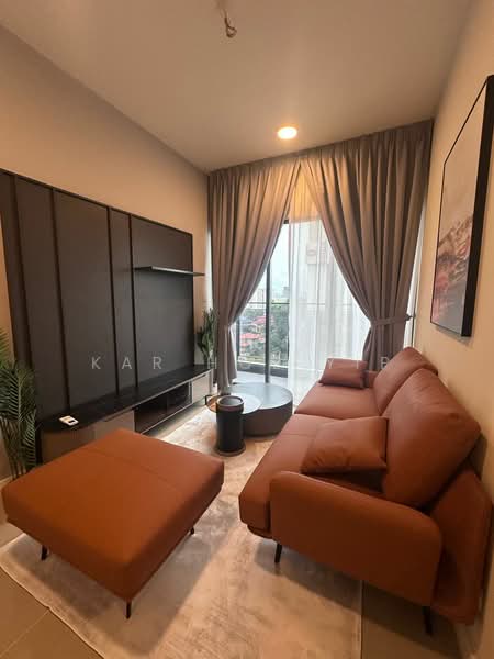 Servis Apartment untuk Dijual di Pavilion Suites - Kar Hoe Yip - Living Room - PropertyGuru.com.my