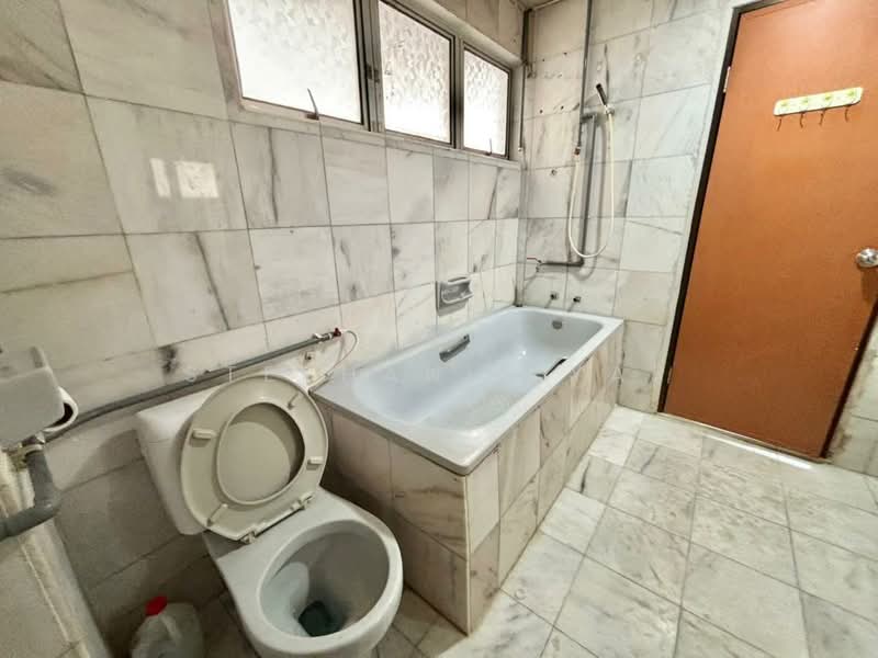 Condominium for Rent at Pelita Indah - Stephanie Yap - Bathroom - PropertyGuru.com.my