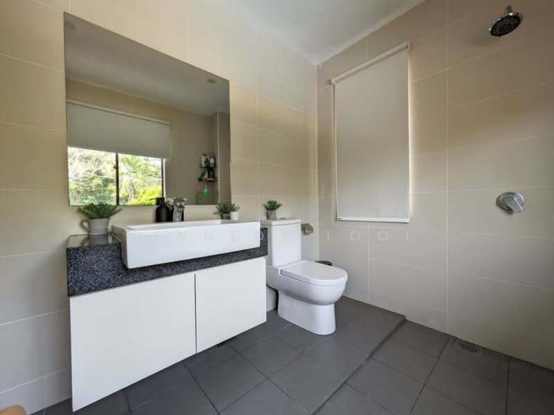 Bungalow for Sale in Leisure Farm (Gelang Patah) - Kennedy Looi - Bathroom - PropertyGuru.com.my