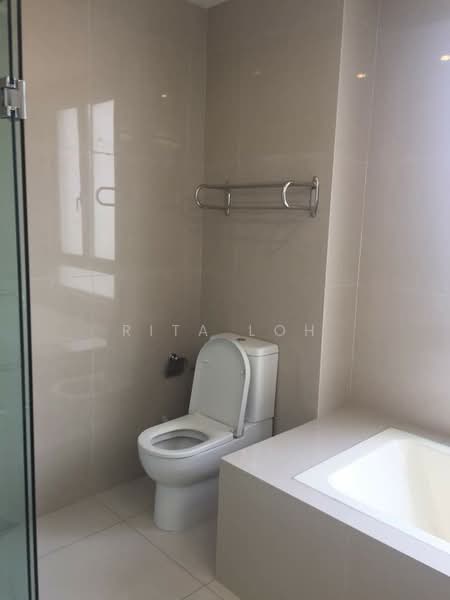 Kondominium untuk Dijual di The Park Residences 1 - Rita Loh - Bathroom - PropertyGuru.com.my