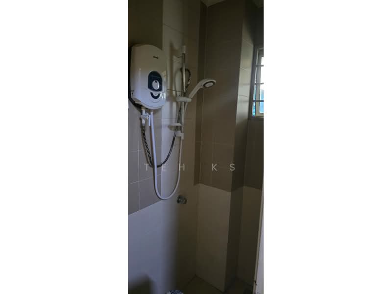 Rumah Teres 2 Tingkat untuk Disewa di Shah Alam (Selangor) - Teh KS - Bathroom - PropertyGuru.com.my