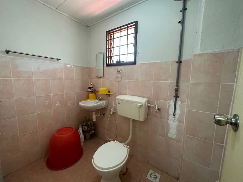 Rumah Teres 2 Tingkat untuk Dijual di Sungai Buloh (Selangor) - Fakhrul Shukri - Bathroom - PropertyGuru.com.my