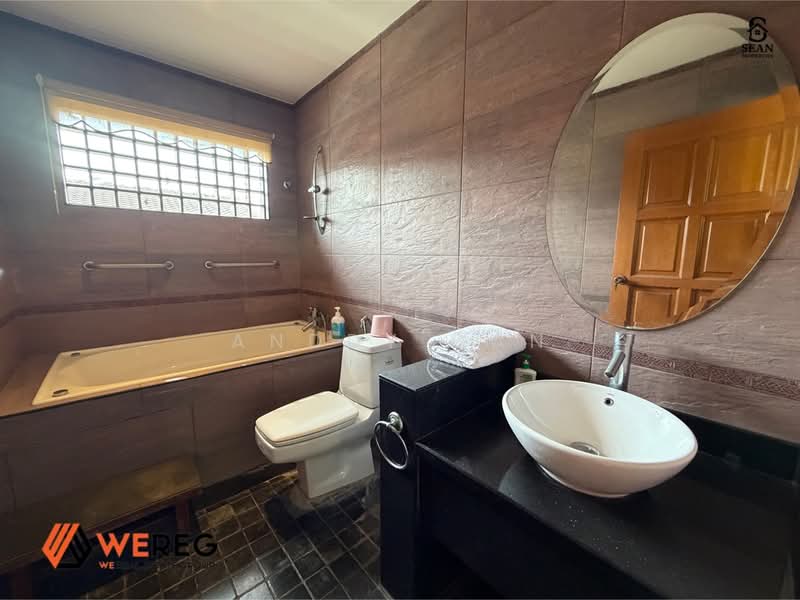 Semi-Detached House for Sale in SS2 (Petaling Jaya) - Anddy Gan - Bathroom - PropertyGuru.com.my