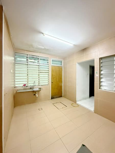 Rumah Teres 2 Tingkat untuk Dijual di Taman Bestari Indah (Ulu Tiram) - Bess Wong - Kitchen - PropertyGuru.com.my