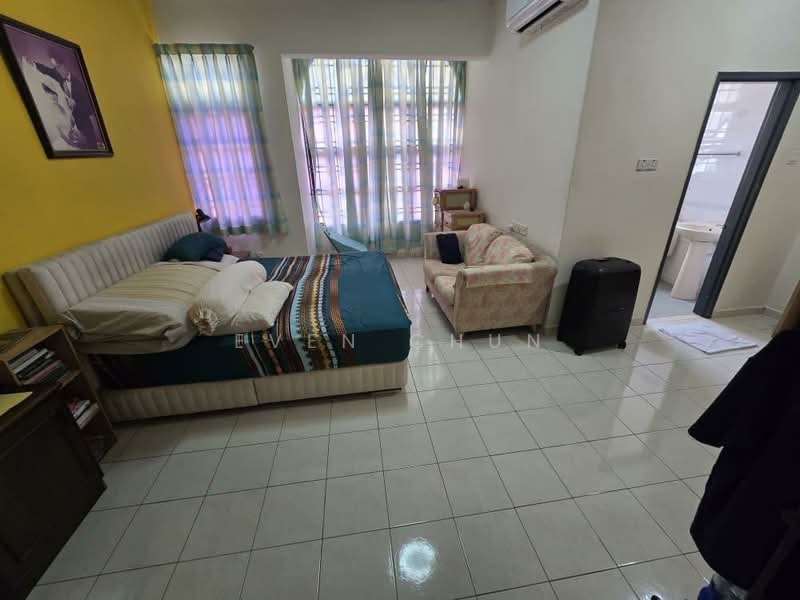 Rumah Teres 2 Tingkat untuk Dijual di Taman Desa Cemerlang (Ulu Tiram) - Even Chun - Bedroom - PropertyGuru.com.my