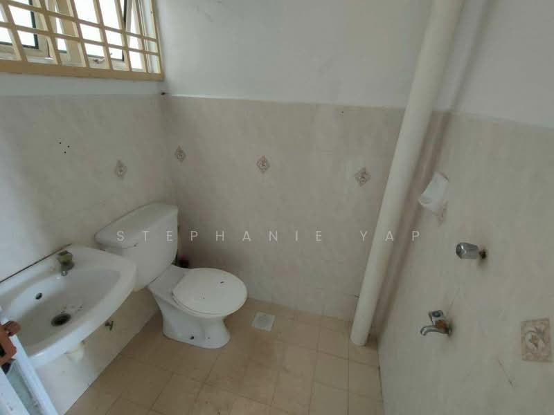 Apartment for Rent at Bayu Puteri 2 - Stephanie Yap - Bathroom - PropertyGuru.com.my