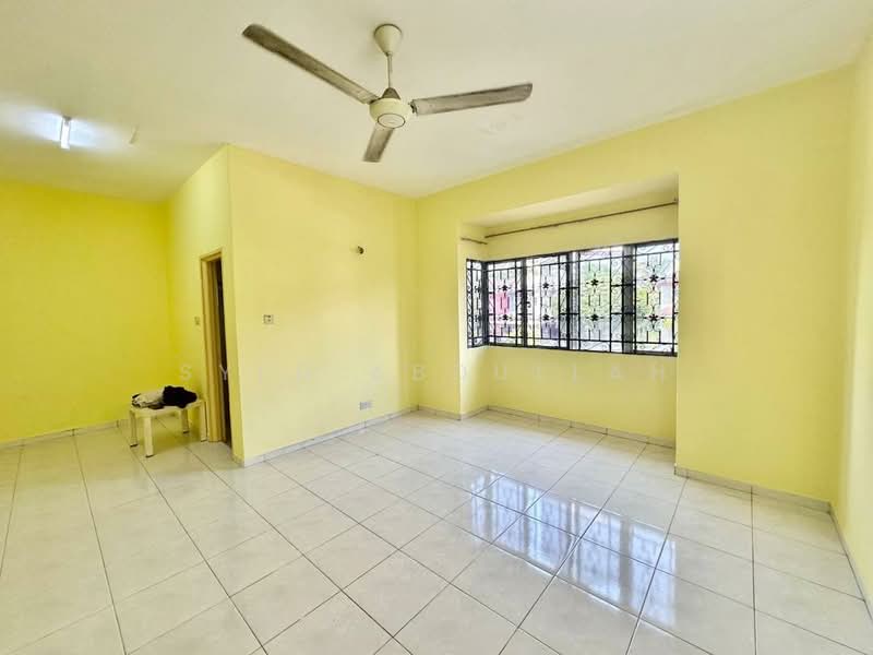 Rumah Teres 2 Tingkat untuk Disewa di Shah Alam (Selangor) - Syed Abdullah - Living Room - PropertyGuru.com.my