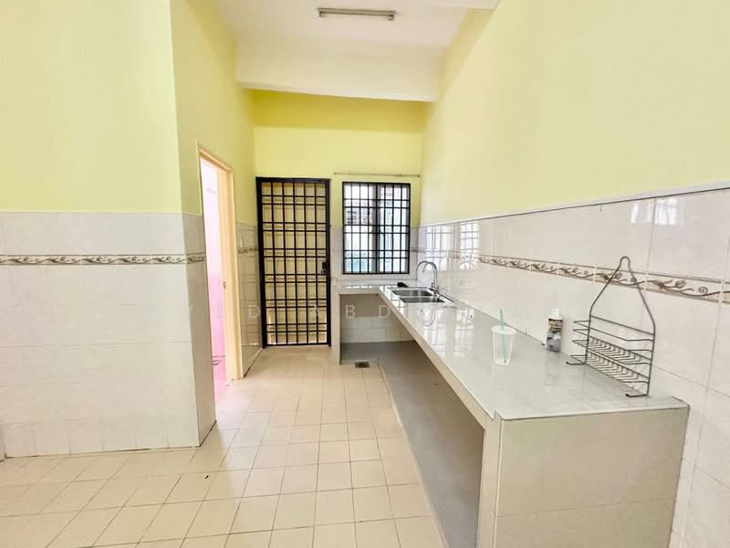 Rumah Teres 2 Tingkat untuk Disewa di Shah Alam (Selangor) - Syed Abdullah - Kitchen - PropertyGuru.com.my