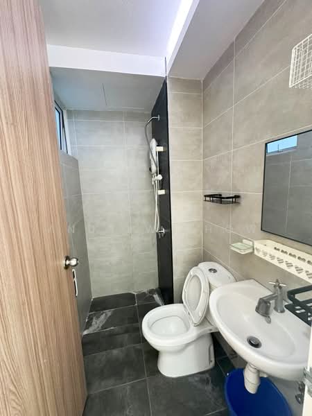 Kondominium untuk Disewa di QuayWest Residence - Andrew Chow - Bathroom - PropertyGuru.com.my