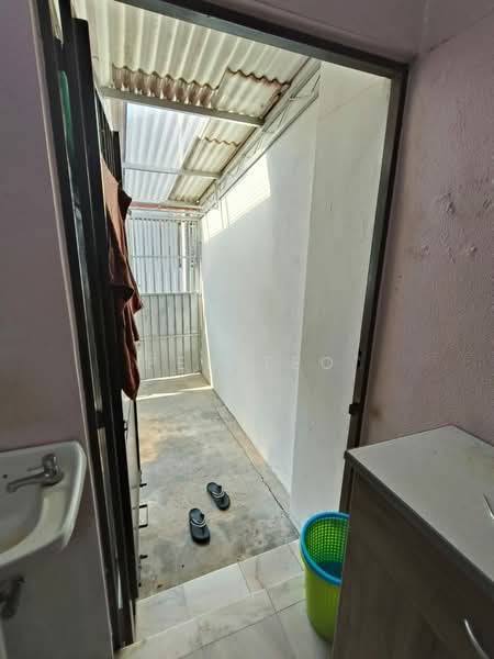1-storey Terraced House for Rent in Taman Sungai Ara (Sungai Ara) - Pen Teo - Back Yard - PropertyGuru.com.my