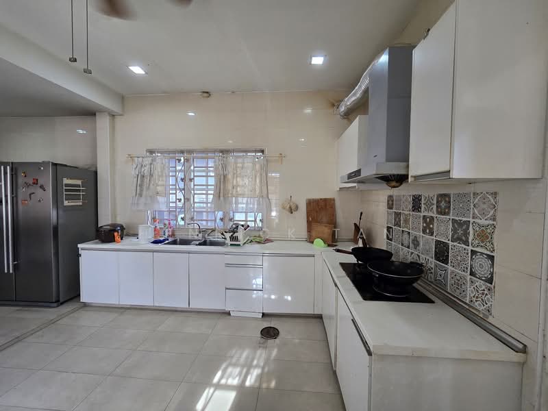 Terraced House for Sale in Seksyen 32, Kemuning Green Ville (Shah Alam) - Henrick Tan - Kitchen - PropertyGuru.com.my