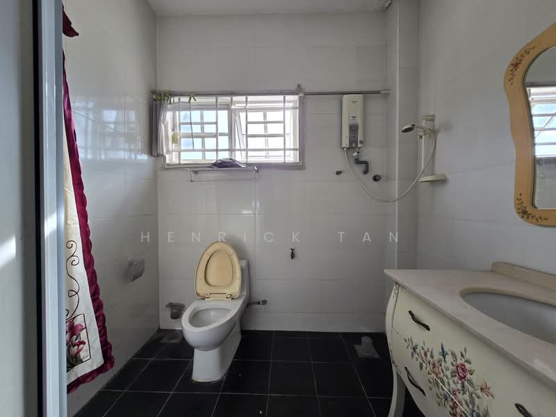 Terraced House for Sale in Seksyen 32, Kemuning Green Ville (Shah Alam) - Henrick Tan - Bathroom - PropertyGuru.com.my