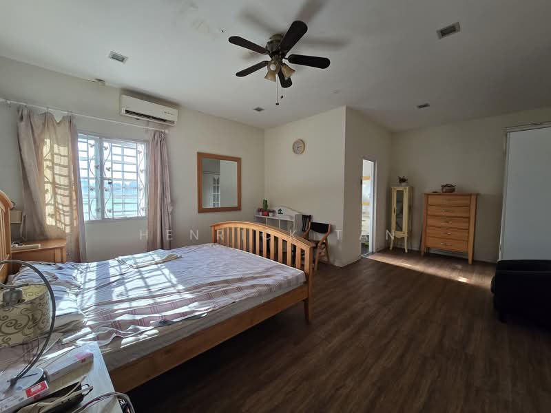Terraced House for Sale in Seksyen 32, Kemuning Green Ville (Shah Alam) - Henrick Tan - Bedroom - PropertyGuru.com.my