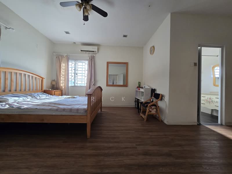 Terraced House for Sale in Seksyen 32, Kemuning Green Ville (Shah Alam) - Henrick Tan - Bedroom - PropertyGuru.com.my