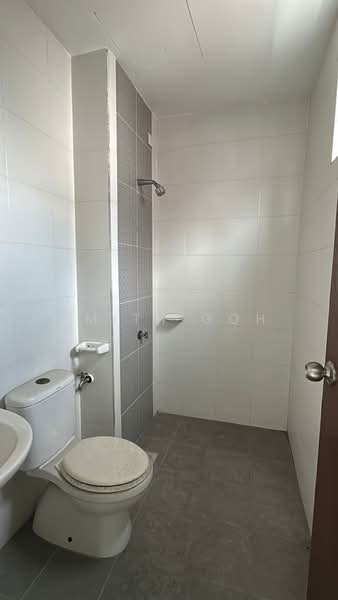 Service Residence for Sale at Jentayu Residensi @ Tampoi - Smith Goh - Bathroom - PropertyGuru.com.my