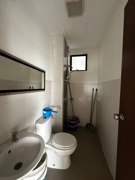 Service Residence for Sale at Jentayu Residensi @ Tampoi - Smith Goh - Bathroom - PropertyGuru.com.my