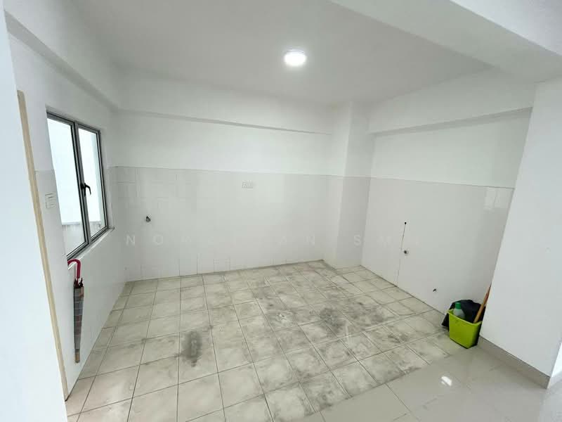 Condominium for Sale at Mas Kiara Residences - Norafian SMH - Kitchen - PropertyGuru.com.my