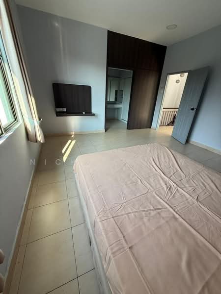 Cluster House for Rent in Taman Mount Austin (Tebrau) - Nicholas Low - Bedroom - PropertyGuru.com.my