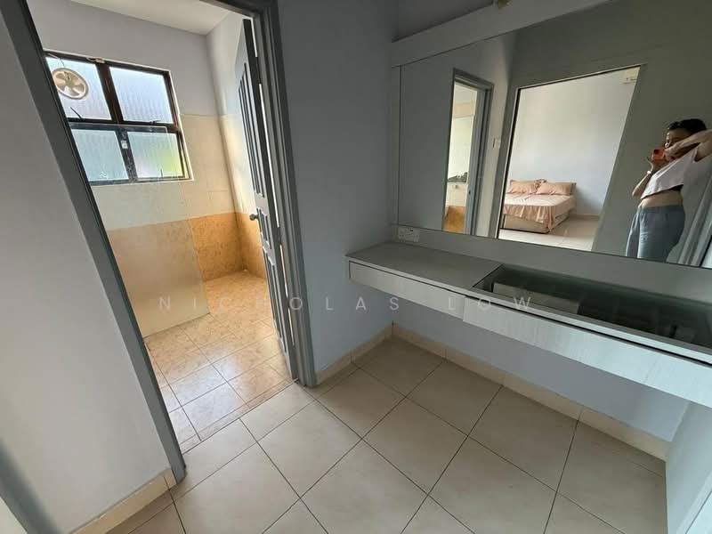 Cluster House for Rent in Taman Mount Austin (Tebrau) - Nicholas Low - Bathroom - PropertyGuru.com.my