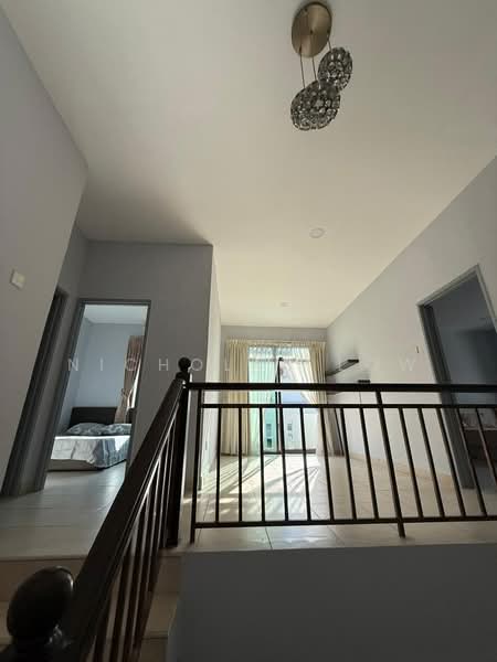 Cluster House for Rent in Taman Mount Austin (Tebrau) - Nicholas Low - Corridor - PropertyGuru.com.my