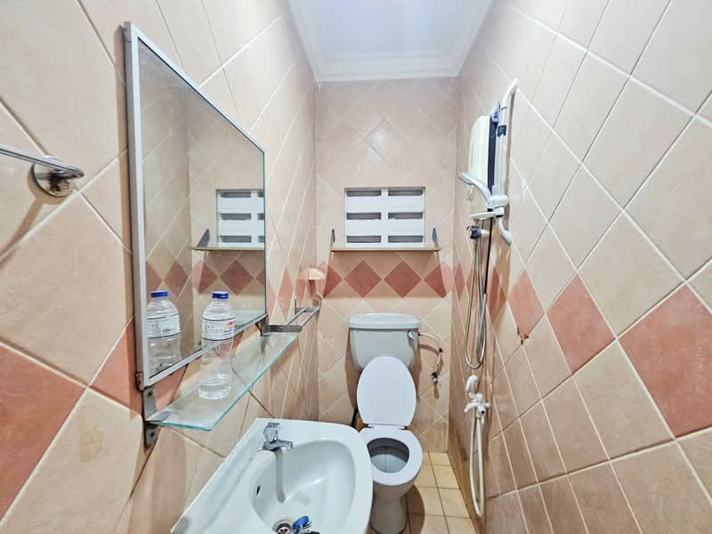 2-storey Terraced House for Sale in Putra Heights (Subang Jaya) - Jason Ooi - Bathroom - PropertyGuru.com.my