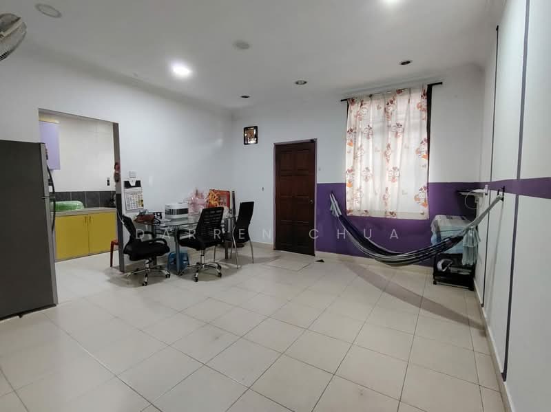 Rumah Teres 2 Tingkat untuk Dijual di Taman Desa Tebrau (Tebrau) - Darren Chua - Living Room - PropertyGuru.com.my