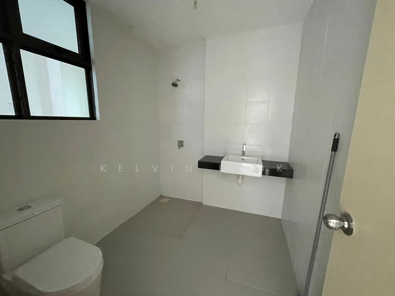 Kondominium untuk Dijual di Serin Residency - Kelvin Pook - Bathroom - PropertyGuru.com.my