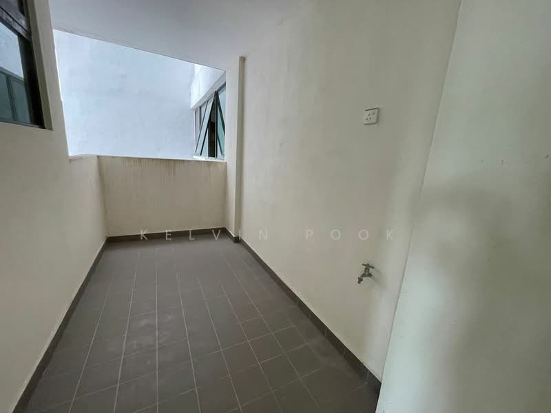 Kondominium untuk Dijual di Serin Residency - Kelvin Pook - Balcony - PropertyGuru.com.my