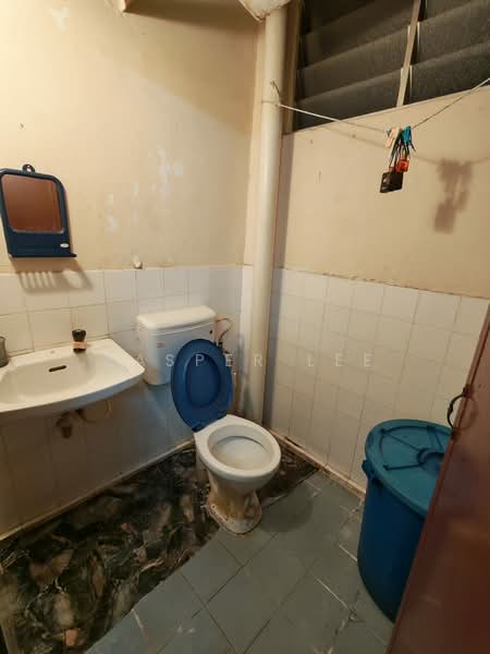 Rumah Flat untuk Disewa di Balau - Kasper Lee - Bathroom - PropertyGuru.com.my