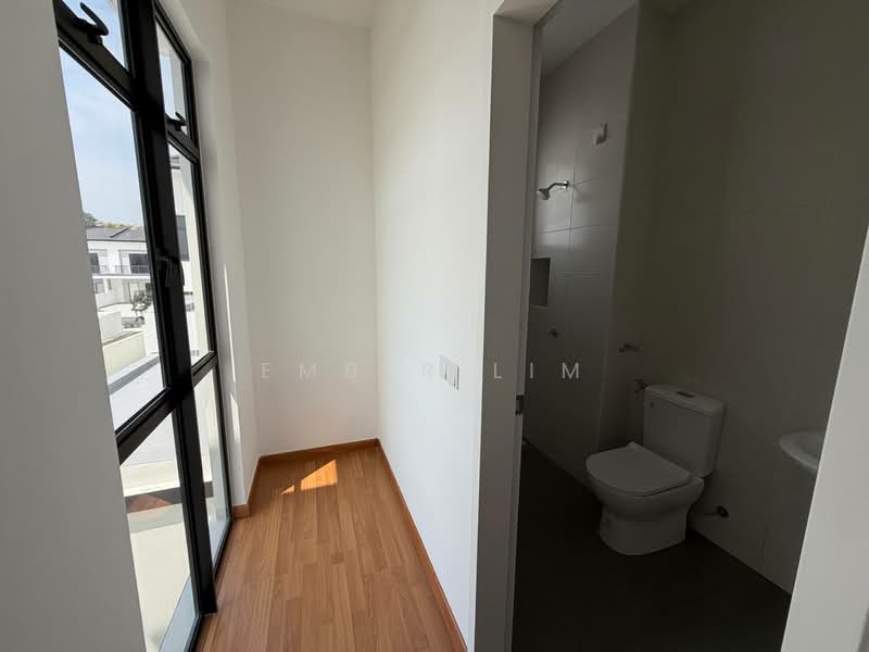 Cluster House for Sale in Iskandar Puteri (Nusajaya) (Johor) - Ember Lim - Bathroom - PropertyGuru.com.my