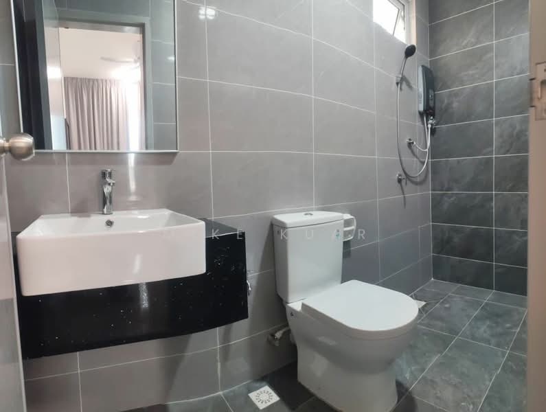 Kondominium untuk Disewa di Lucerne Residences - Mike Kuar - Bathroom - PropertyGuru.com.my