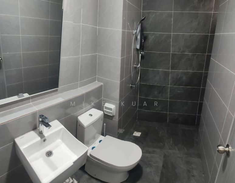 Kondominium untuk Disewa di Lucerne Residences - Mike Kuar - Bathroom - PropertyGuru.com.my