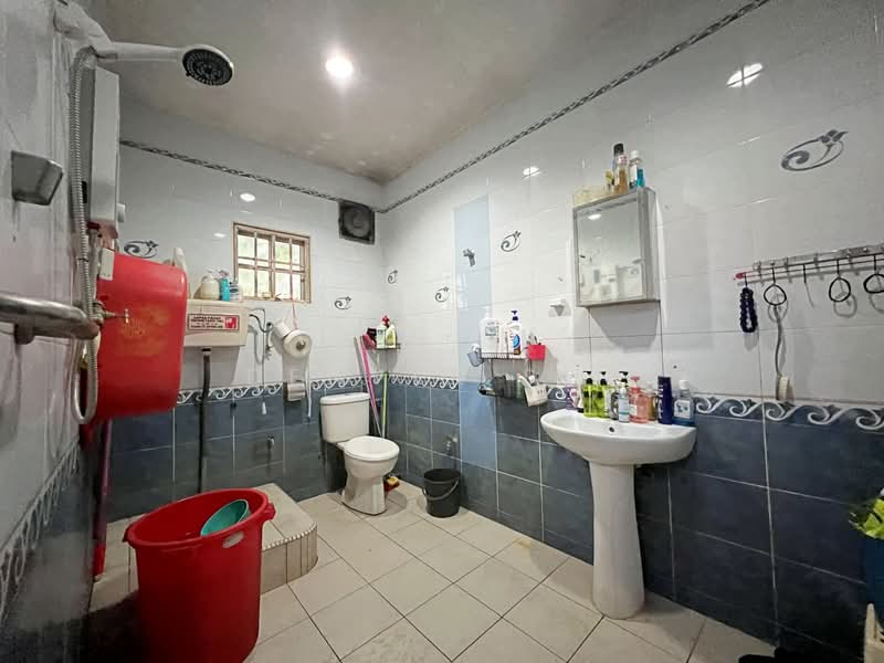 Rumah Teres 2 Tingkat untuk Dijual di Taman Megah (Cheras) - Denver Sin - Bathroom - PropertyGuru.com.my