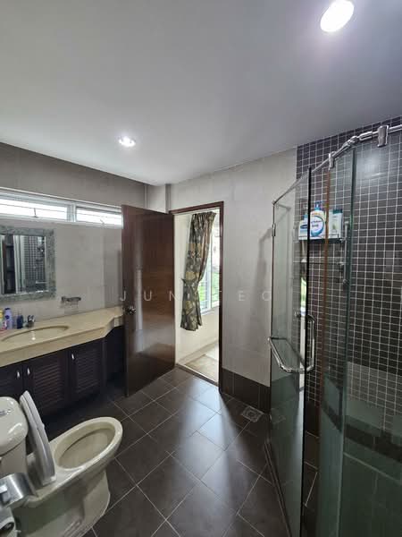 2-storey Terraced House for Sale in Bangsar Baru (Bangsar) - Jun Teo - Bathroom - PropertyGuru.com.my