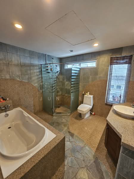 2-storey Terraced House for Sale in Bangsar Baru (Bangsar) - Jun Teo - Bathroom - PropertyGuru.com.my