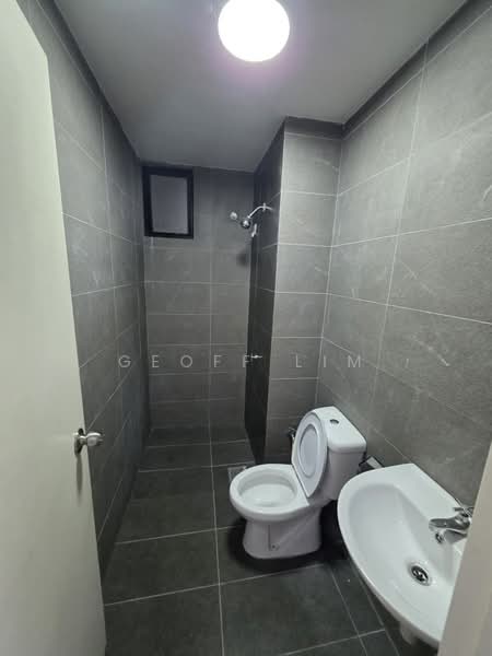 Service Residence for Sale at Majestic Maxim - Geoff Lim - Bathroom - PropertyGuru.com.my