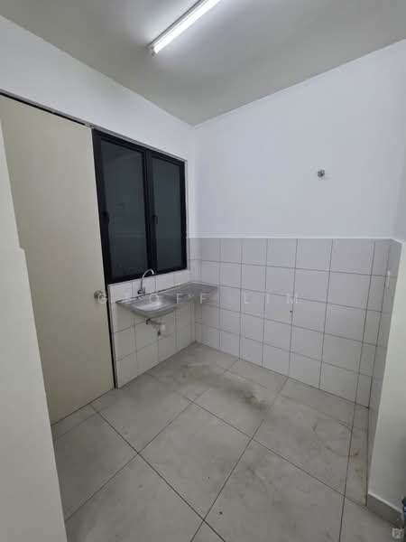 Service Residence for Sale at Majestic Maxim - Geoff Lim - Kitchen - PropertyGuru.com.my