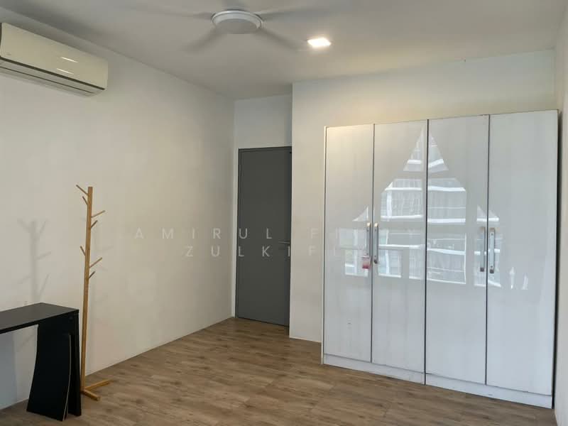 Condominium for Rent at Lakefront Residence - Amirul Fikry Zulkifly - PropertyGuru.com.my