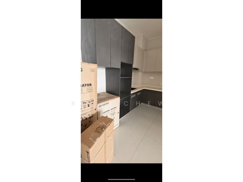 Kondominium untuk Dijual di Kings Bay @ Country Garden Danga Bay - Real Chew - Kitchen - PropertyGuru.com.my