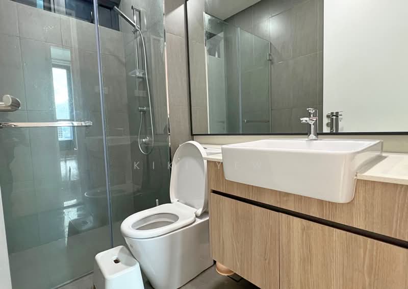 Service Residence for Sale at 10 Stonor - Kiki Yew - Bathroom - PropertyGuru.com.my