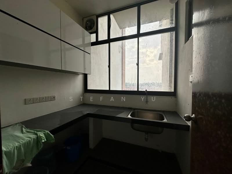 Service Residence for Sale at Jentayu Residensi @ Tampoi - Stefan Yu - Kitchen - PropertyGuru.com.my