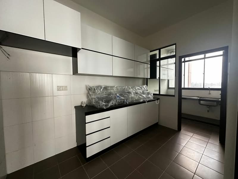 Service Residence for Sale at Jentayu Residensi @ Tampoi - Stefan Yu - Kitchen - PropertyGuru.com.my