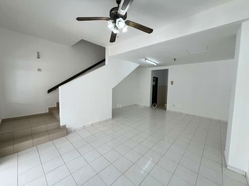 Rumah Teres 2 Tingkat untuk Dijual di Taman Sri Sinar (Segambut) - Wilson Wong - Living Room - PropertyGuru.com.my